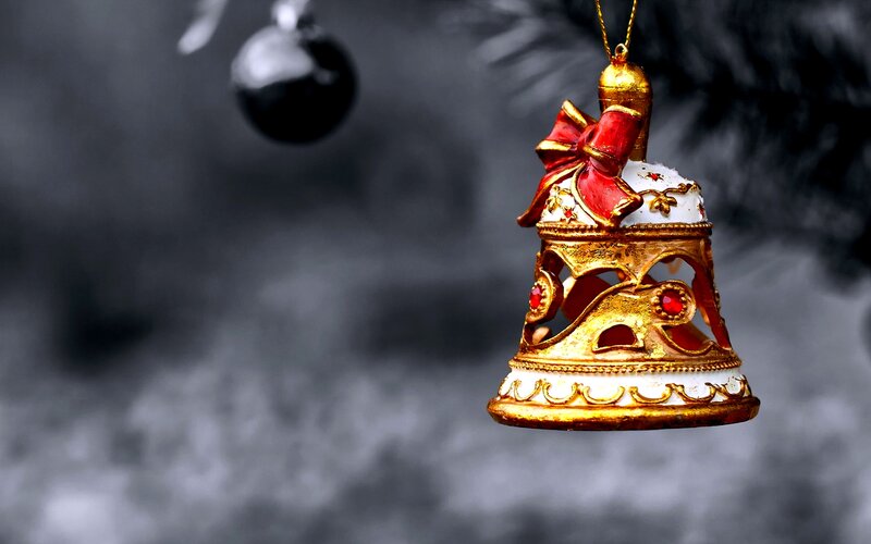 Ornate Bell Ornament — Gold