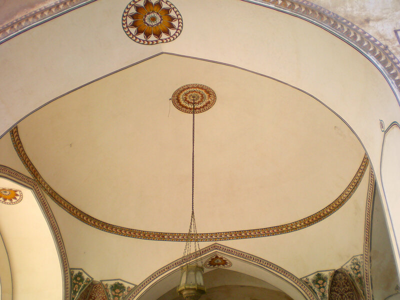ornate ceiling with chandelier