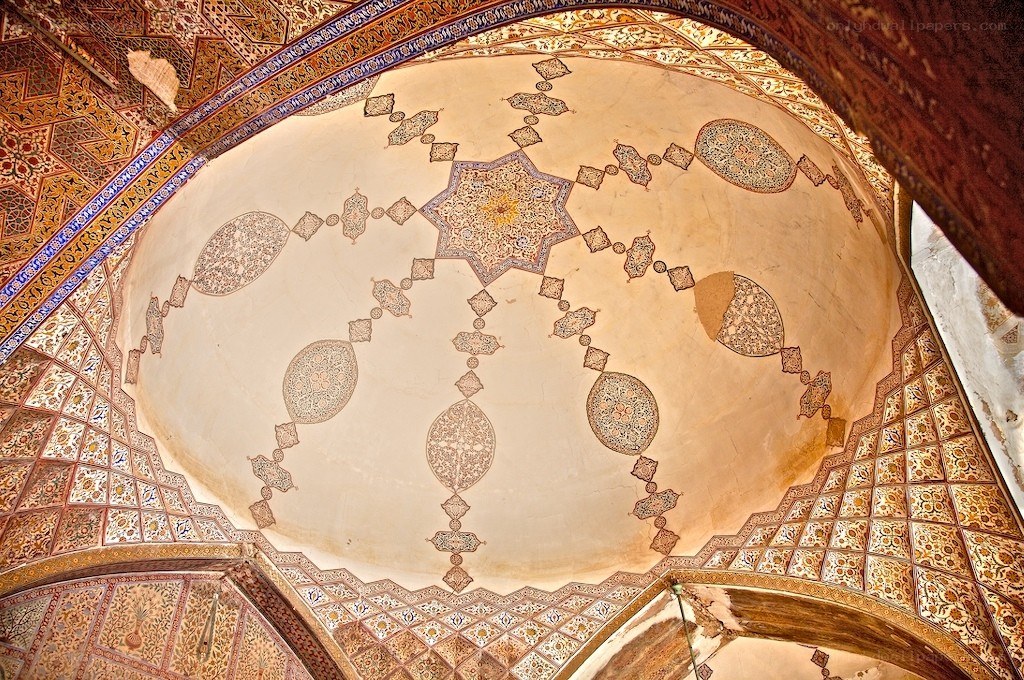 ornate ceiling with star design