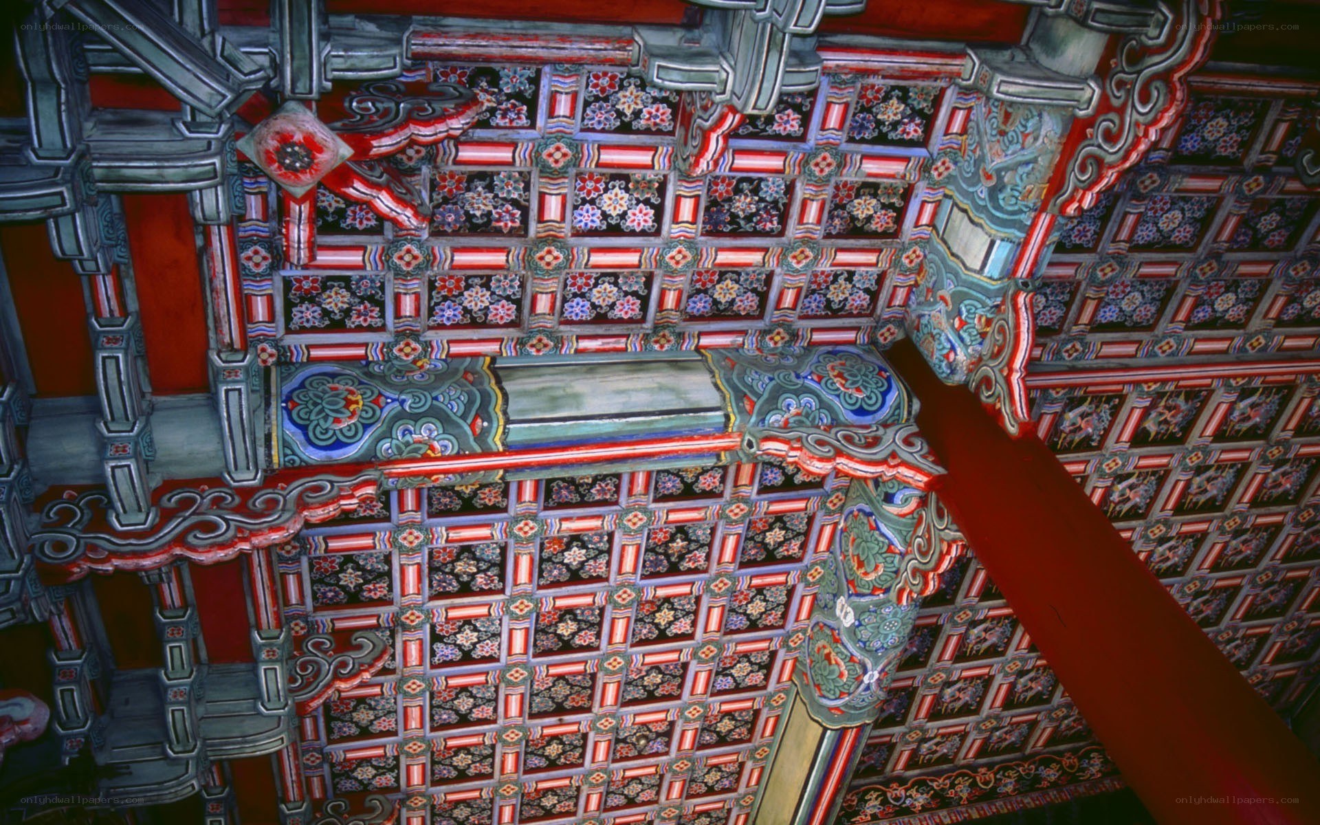 ornate ceiling with traditional patterns