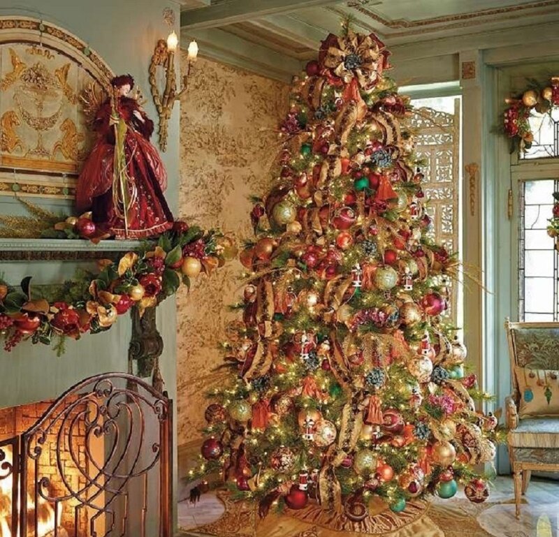 Ornate Christmas Tree — Green, Festive, Winter