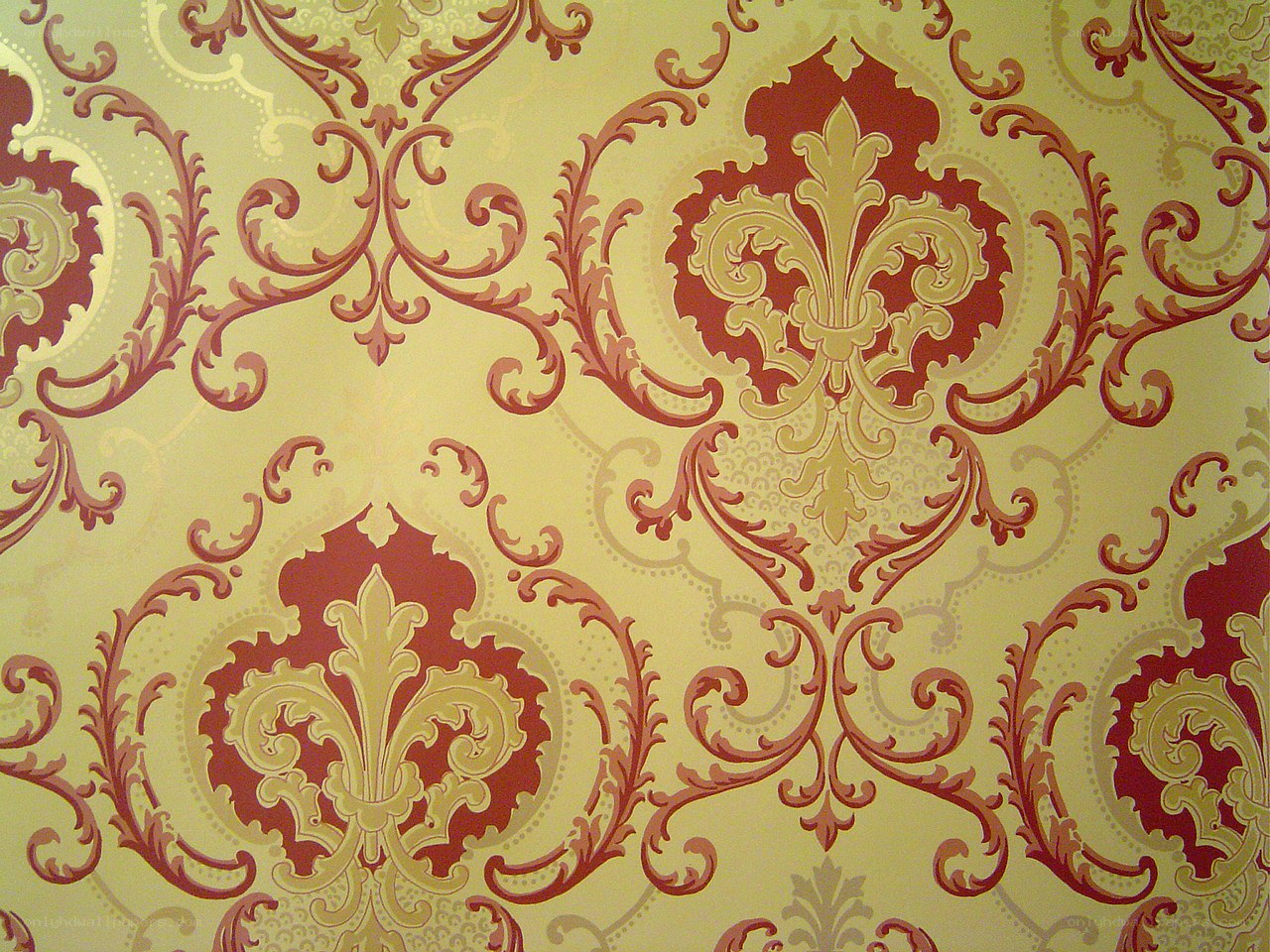 ornate damask wallpaper pattern