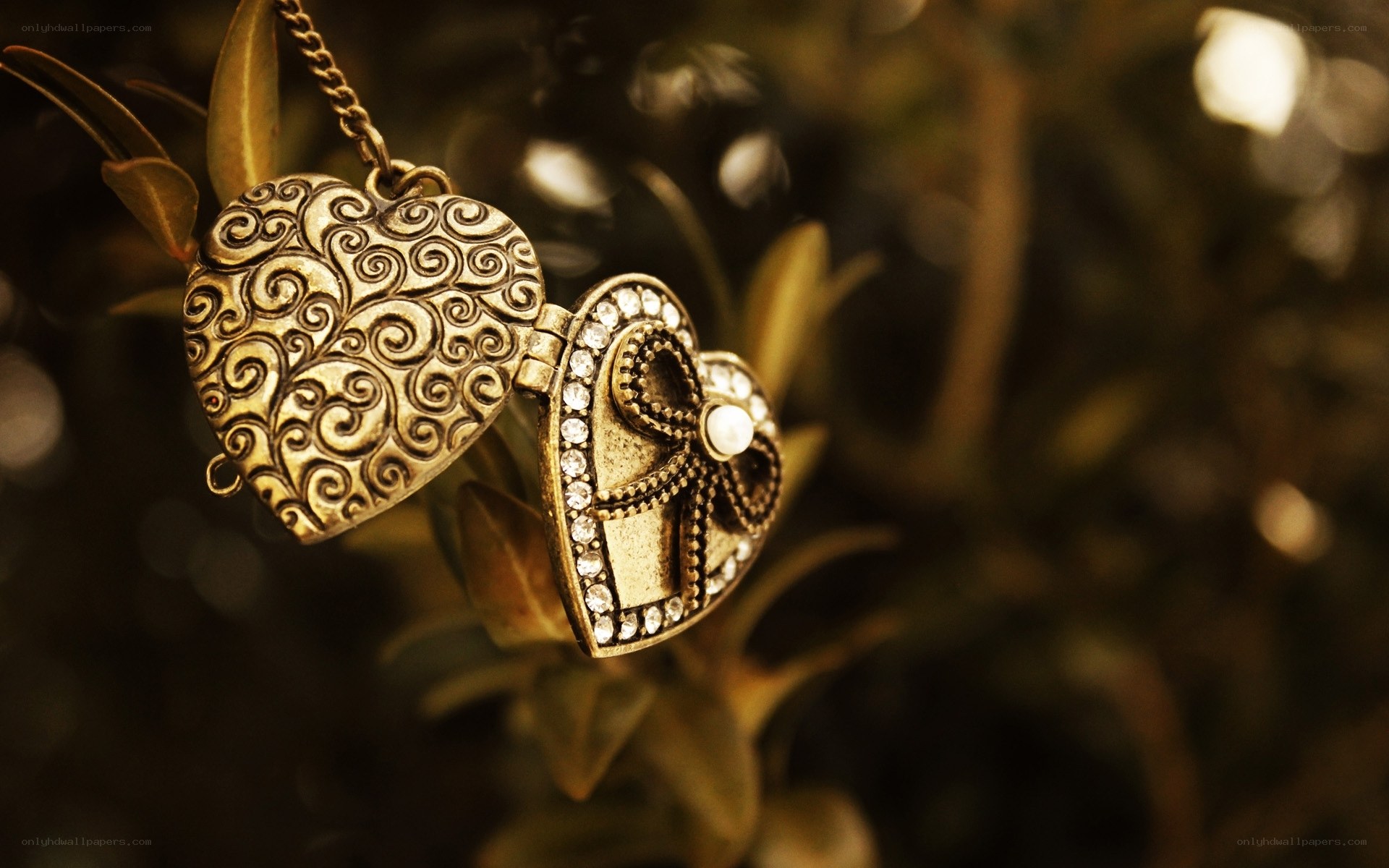 ornate heart locket pendant