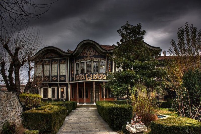 Ornate House with Garden — Black