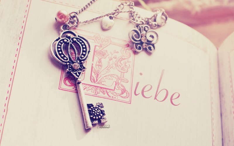 Ornate Key Necklace — Pink