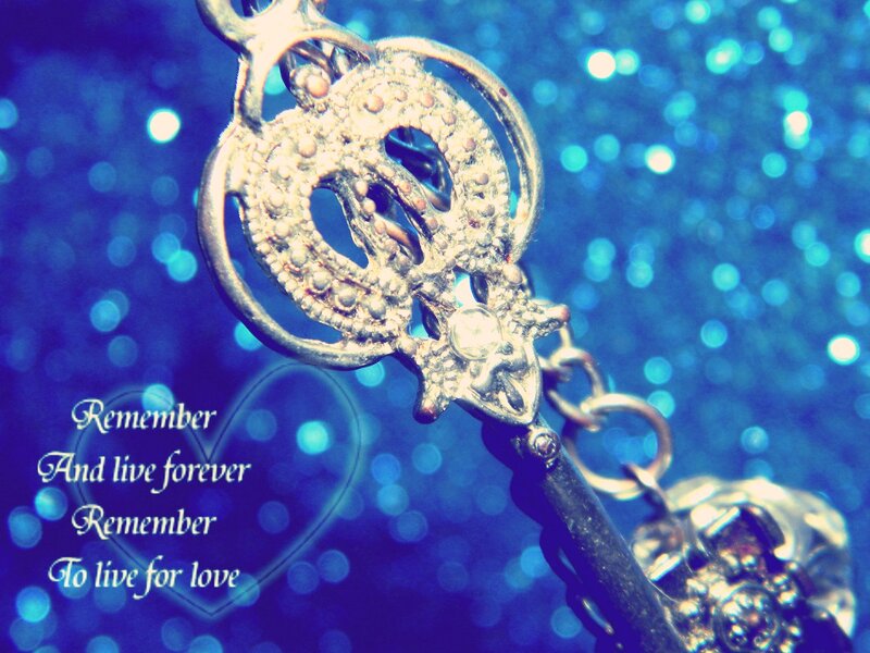 Ornate Key Pendant — Blue, Dreamy