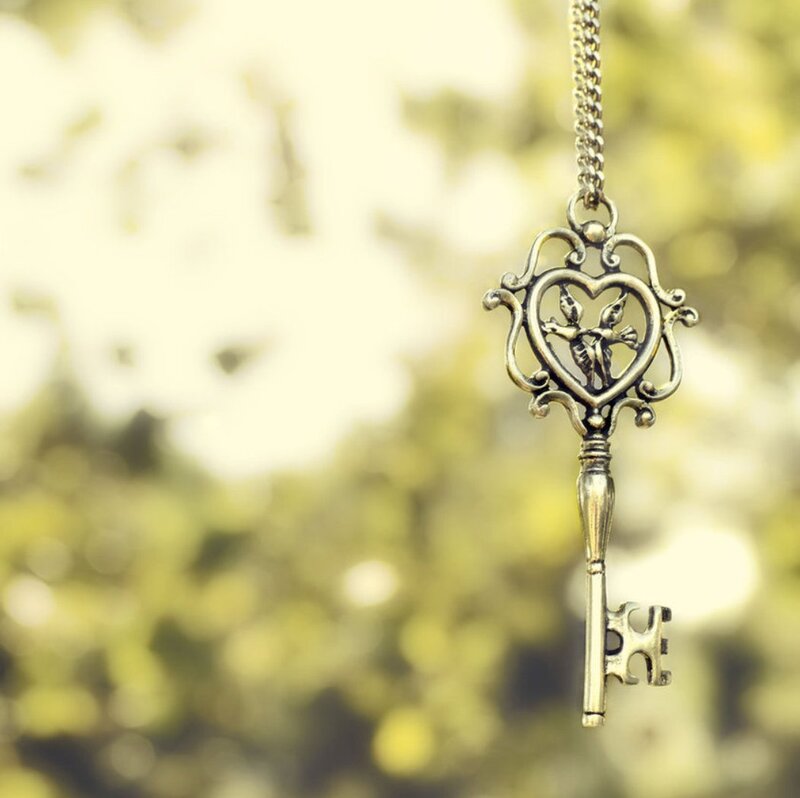 Ornate Key Pendant — Gold