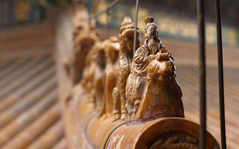 ornate roof figurines