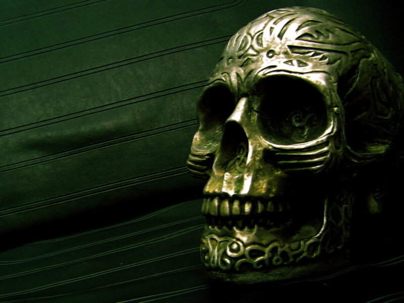 Ornate Skull Sculpture — Green