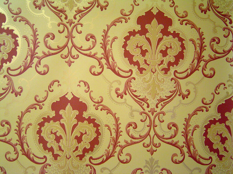 Ornate Wallpaper Pattern — Gold