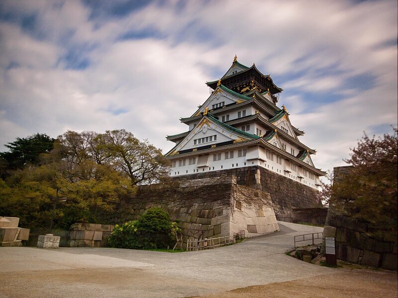 Osaka Castle under cloudy sky
