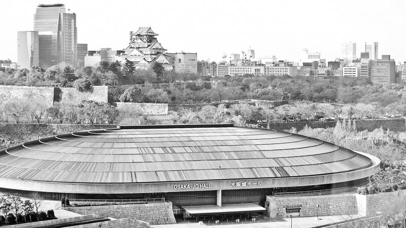 Osaka-jo Hall and Osaka Castle