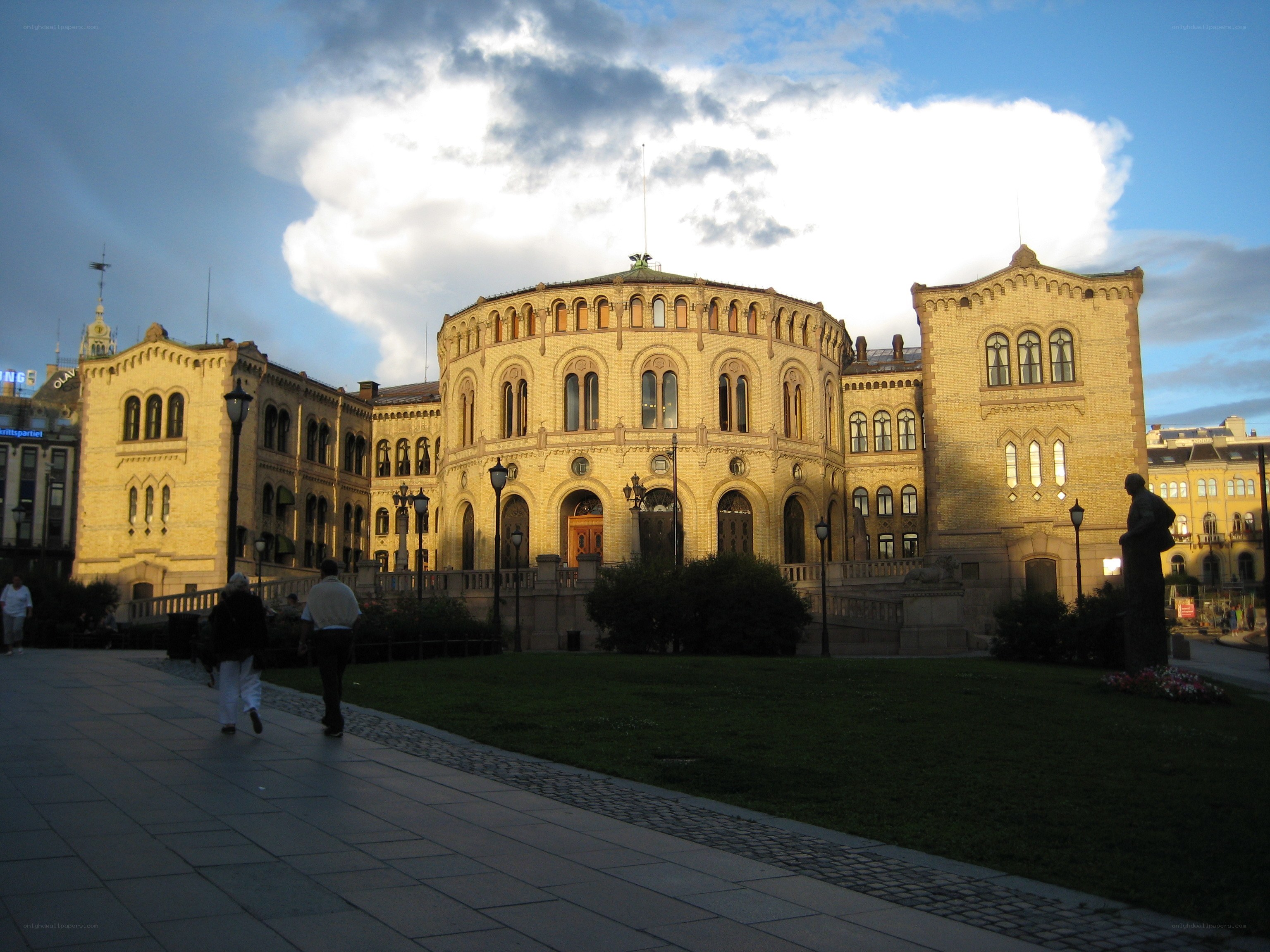 Oslo City Hall at dusk