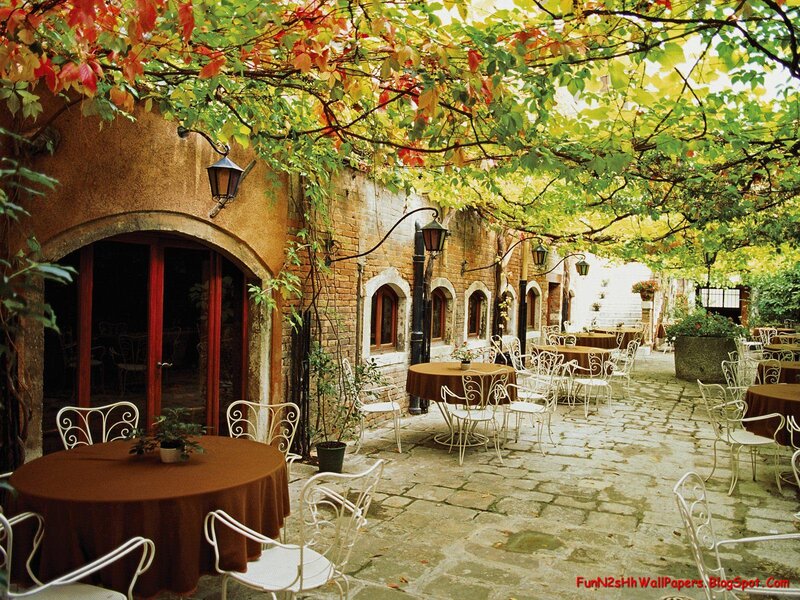 Outdoor Cafe Courtyard — Brown