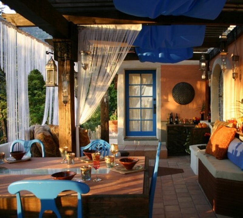 Outdoor Dining Area — Blue, Relaxed