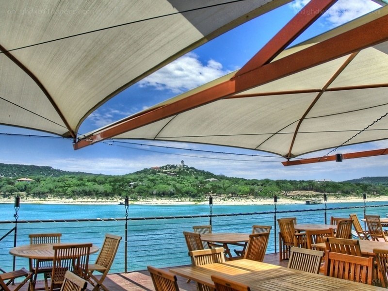 Outdoor dining by the lake