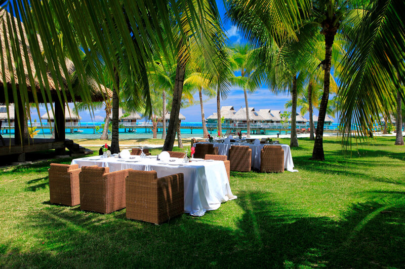 Outdoor Dining Tables — Green