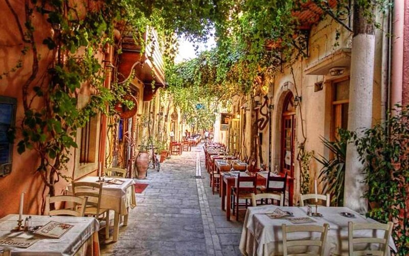 Outdoor Restaurant Alley — Green