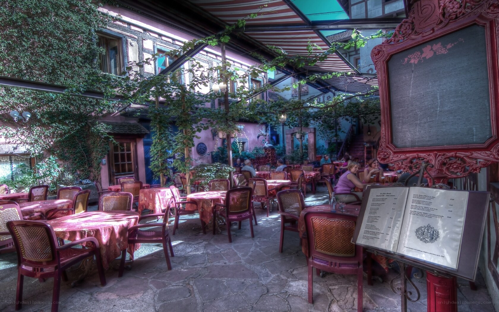 Outdoor restaurant courtyard