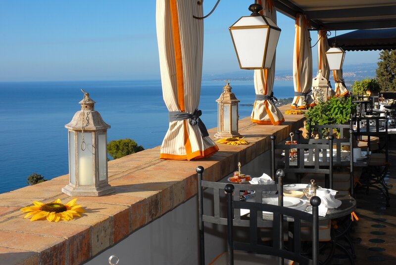 Outdoor Restaurant with Sea View