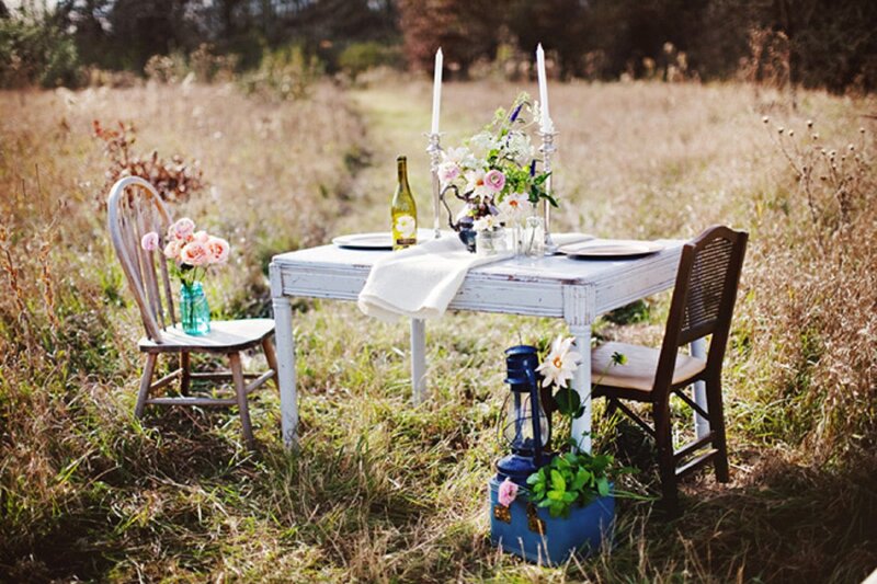 Outdoor Table Setting — White