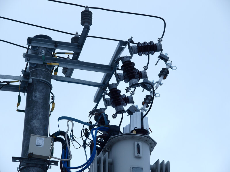 Overhead power line equipment