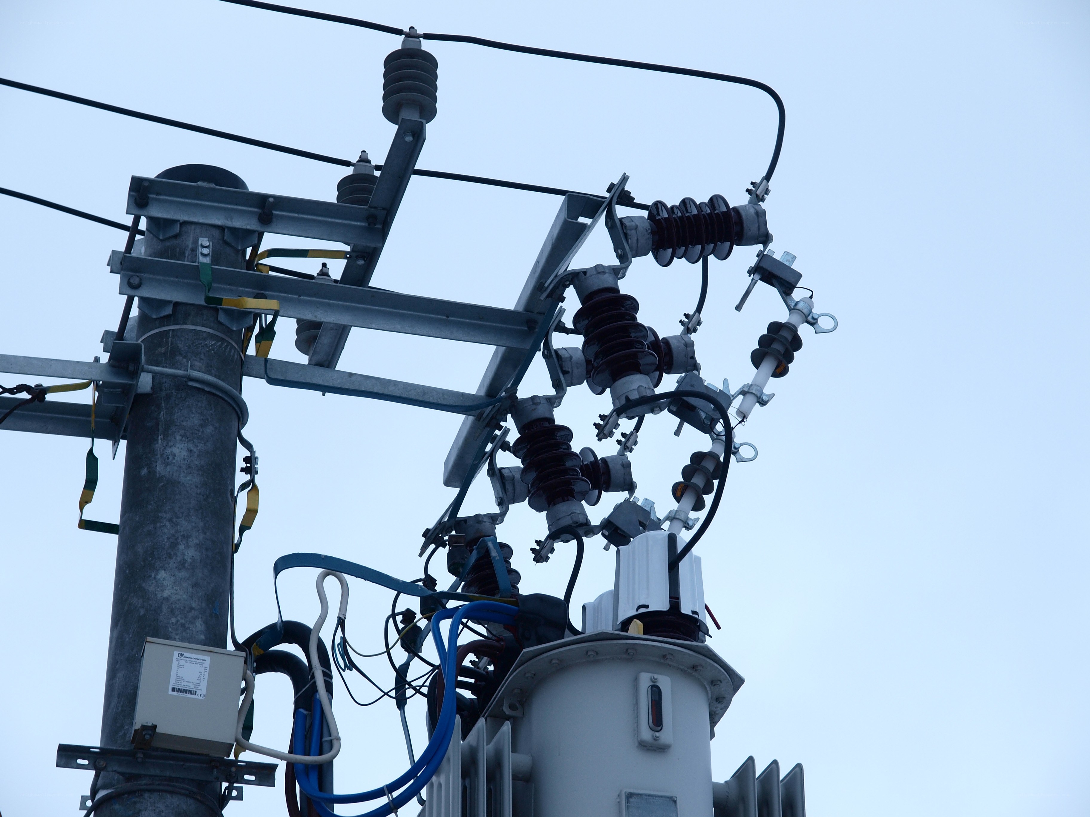Overhead power line equipment