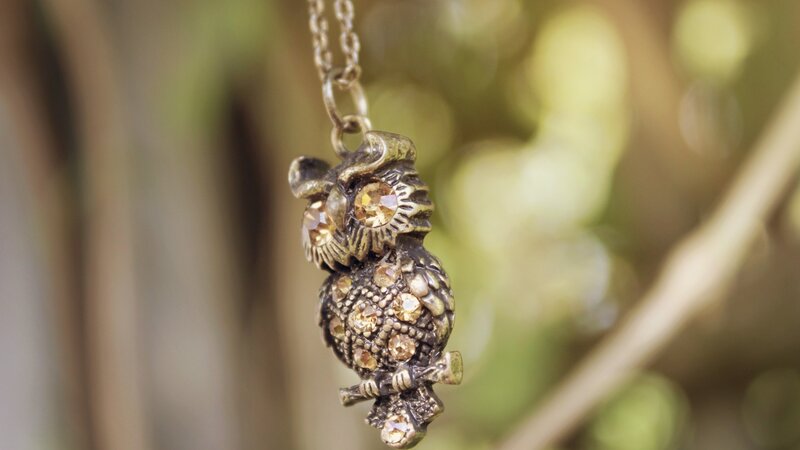 Owl-shaped Pendant — Gold