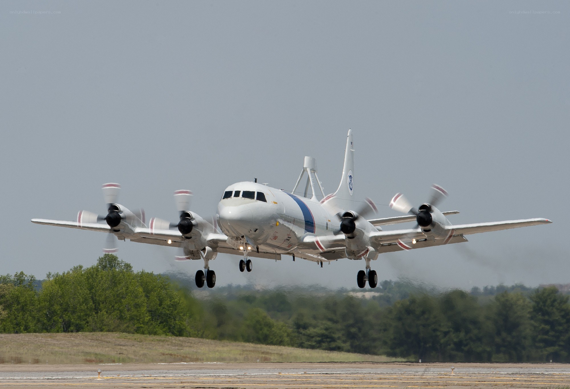 P-3 Orion aircraft landing