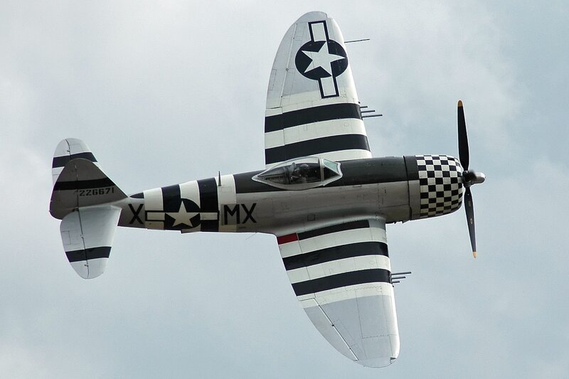 P-47 Thunderbolt Aircraft — Gray, Dynamic, Photograph