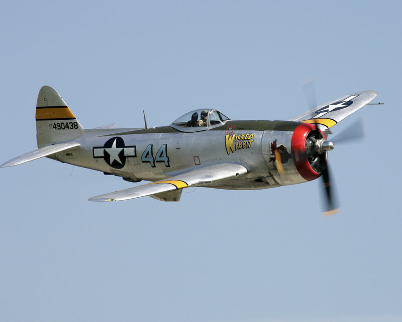 P-47 Thunderbolt Fighter — Silver