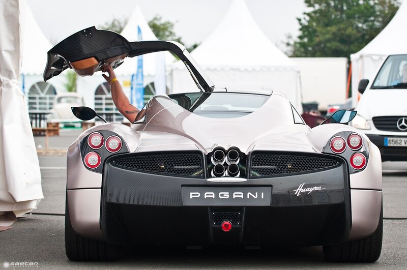 Pagani Huayra Car — Silver, Calm