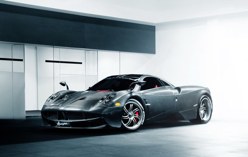 Pagani Huayra carbon fiber