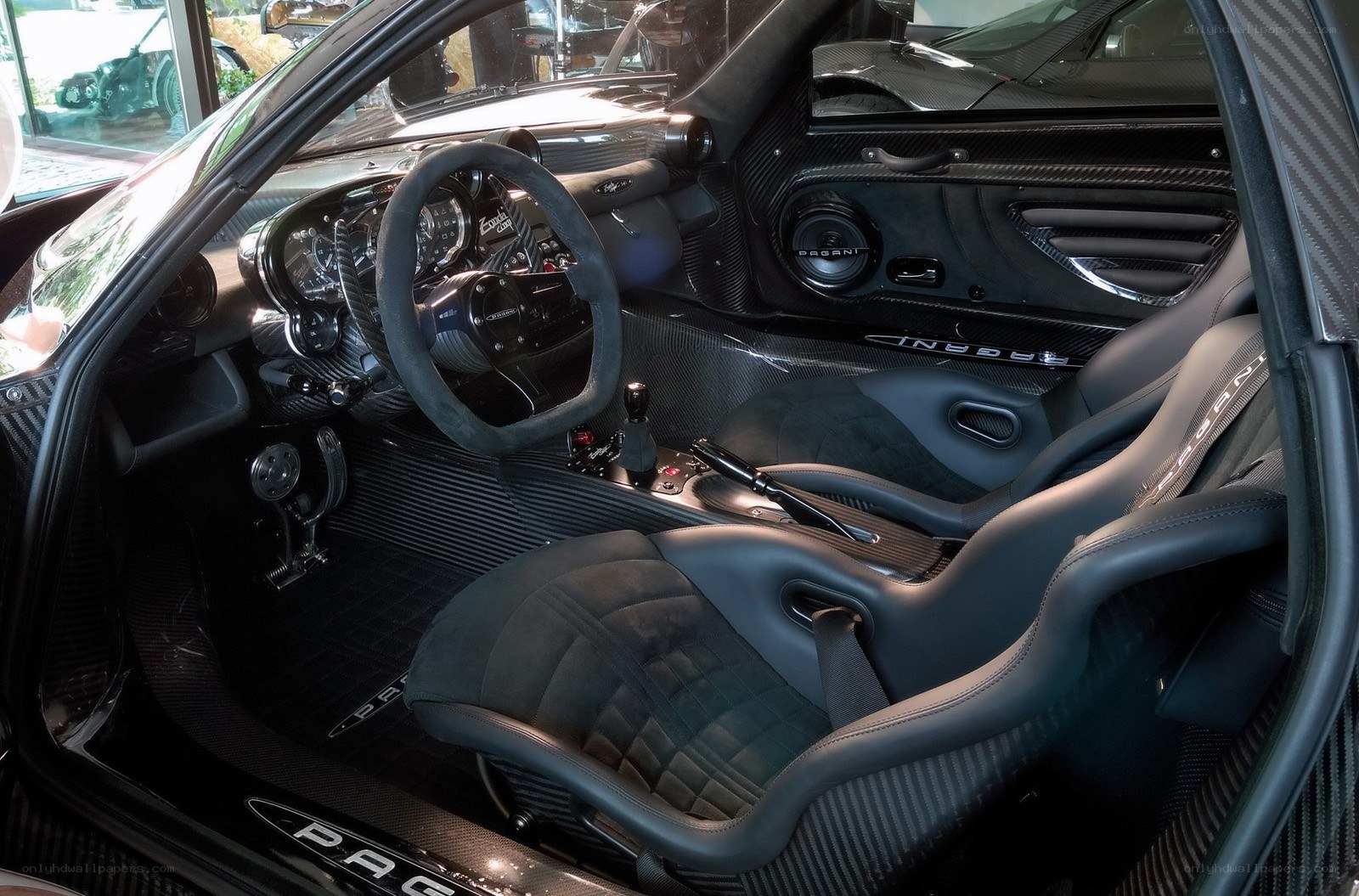 Pagani Huayra interior