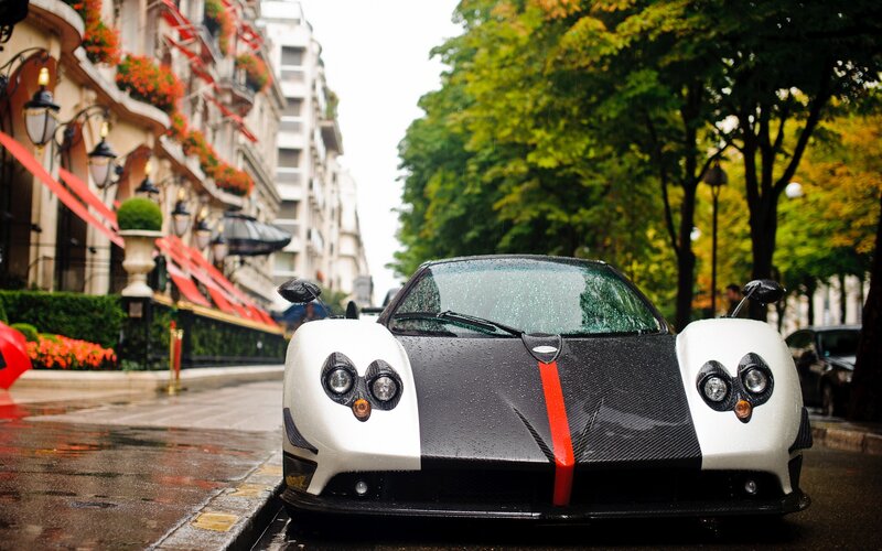 Pagani Huayra on a rainy street