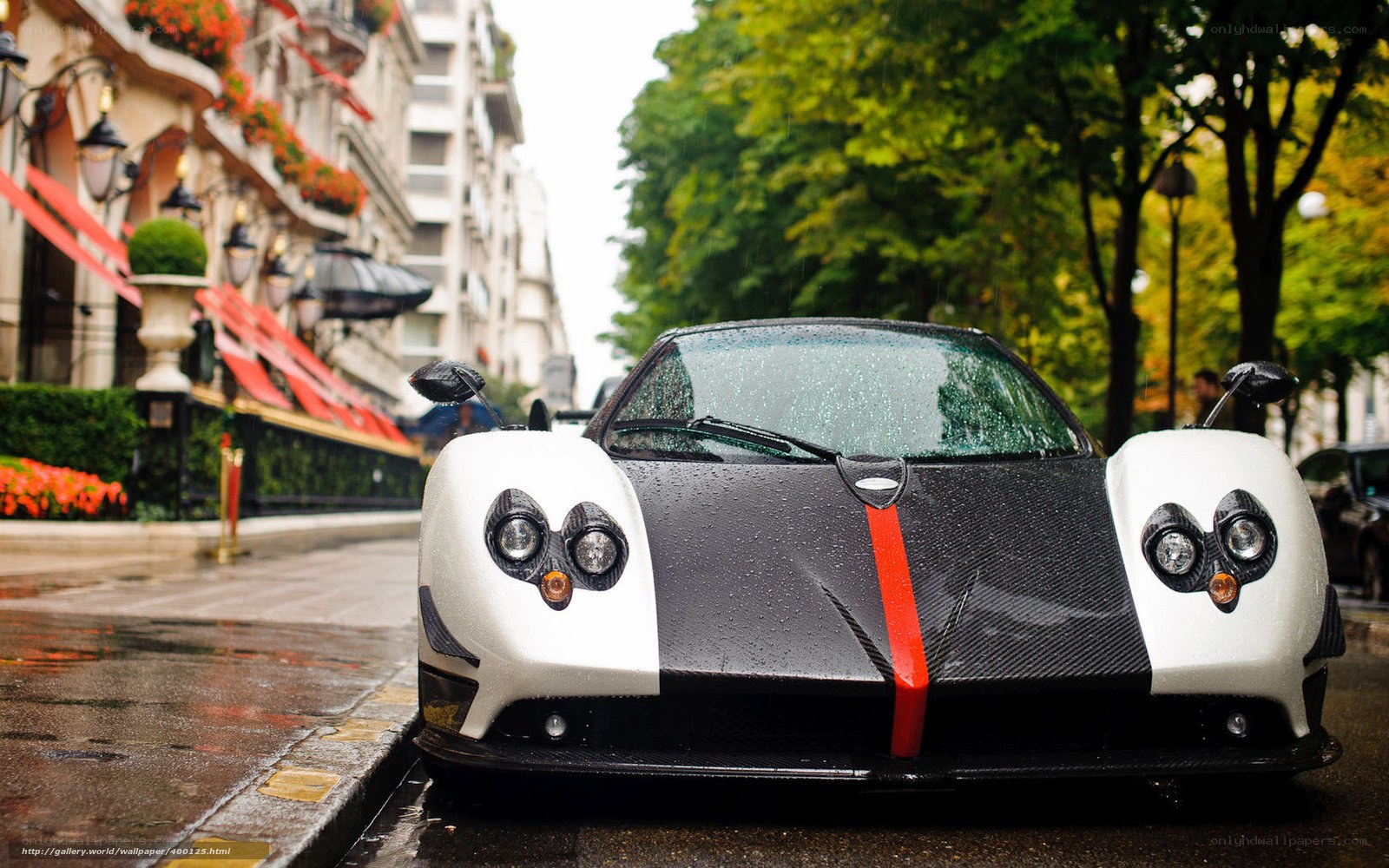 Pagani Huayra on a rainy street