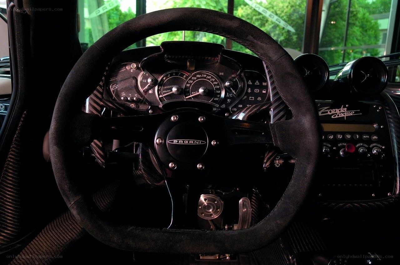 Pagani Zonda Cinque interior