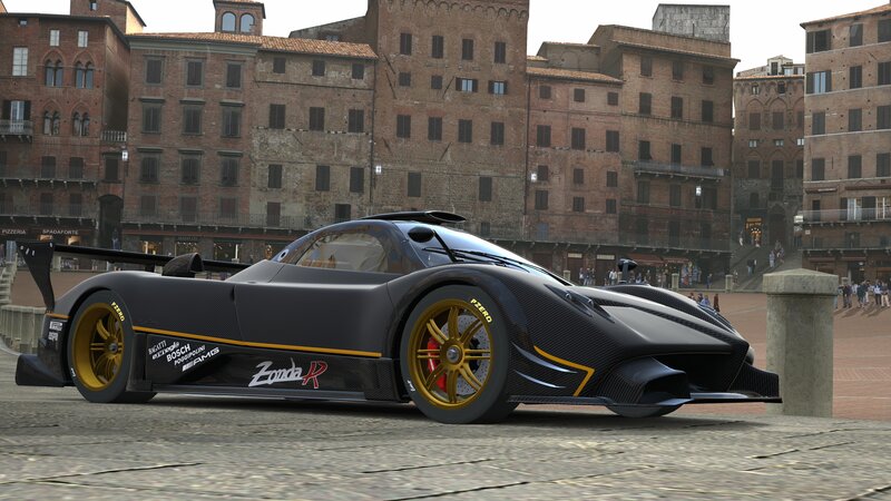 Pagani Zonda R in Piazza del Campo