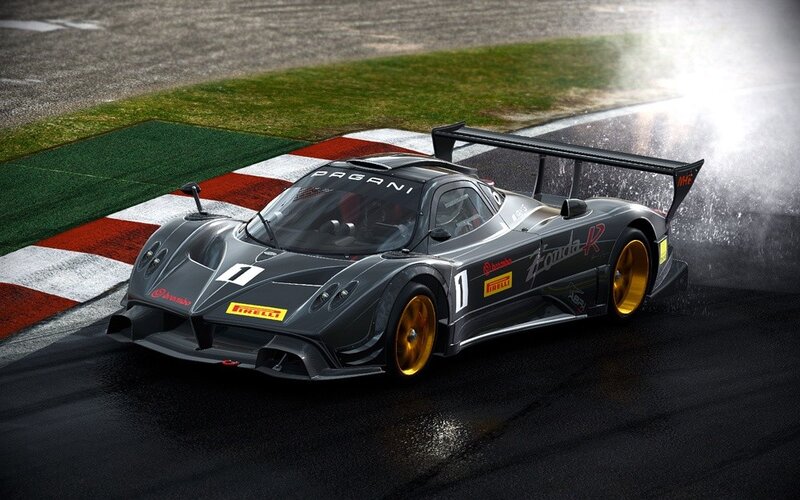 Pagani Zonda R on wet track