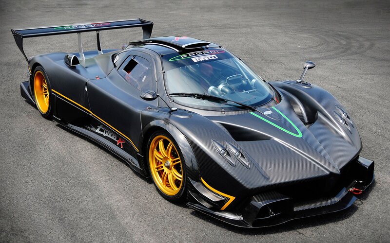 Pagani Zonda R race car