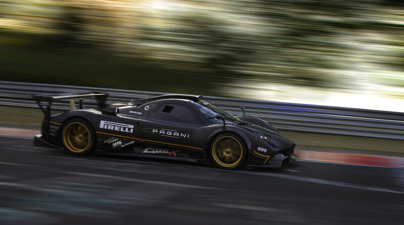 Pagani Zonda R racing on track