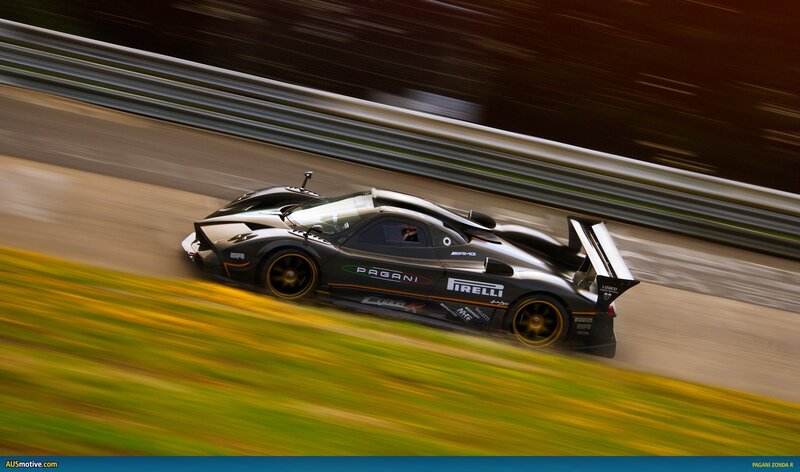 Pagani Zonda R racing on track