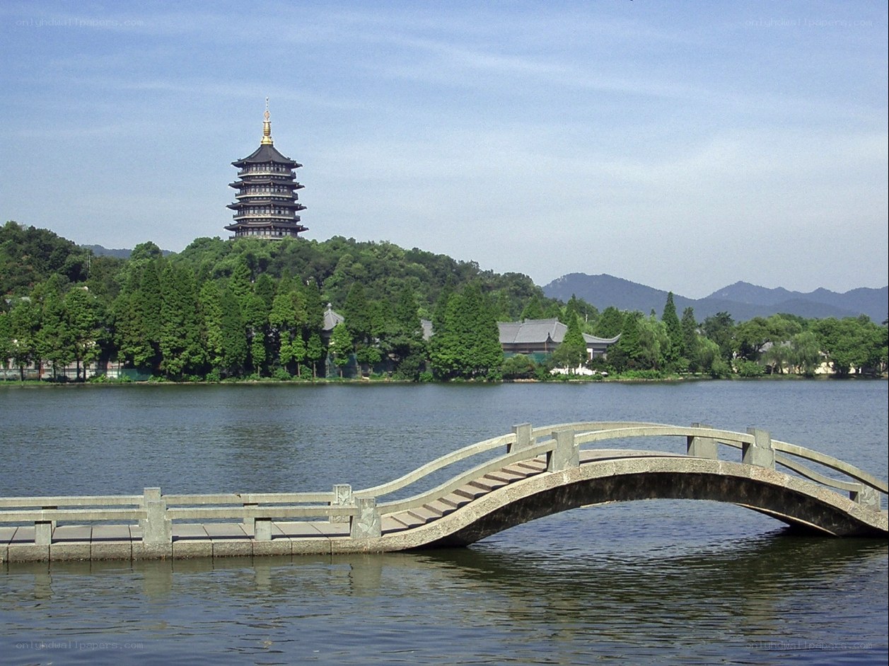 Pagoda by the lake
