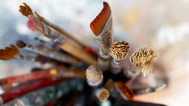 Paintbrushes in a Container — Brown