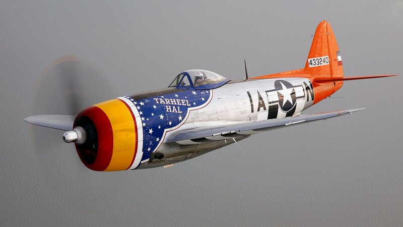 Painted Warplane in Flight — Gray, Dynamic