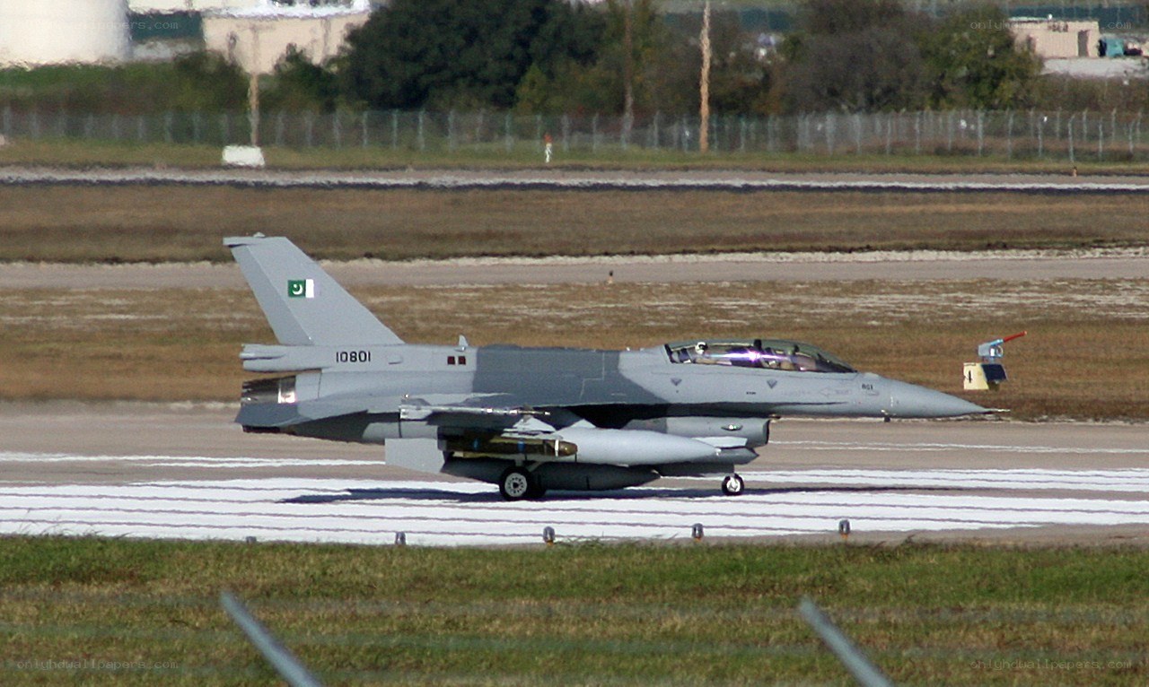 Pakistani F-16 on runway