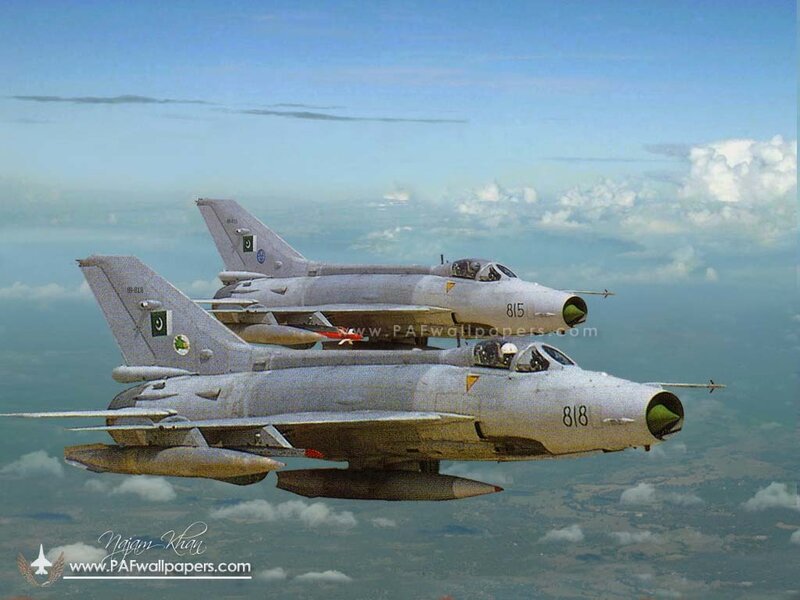 Pakistani fighter jets in formation