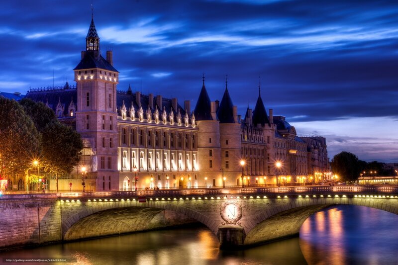 Palace of Justice at dusk