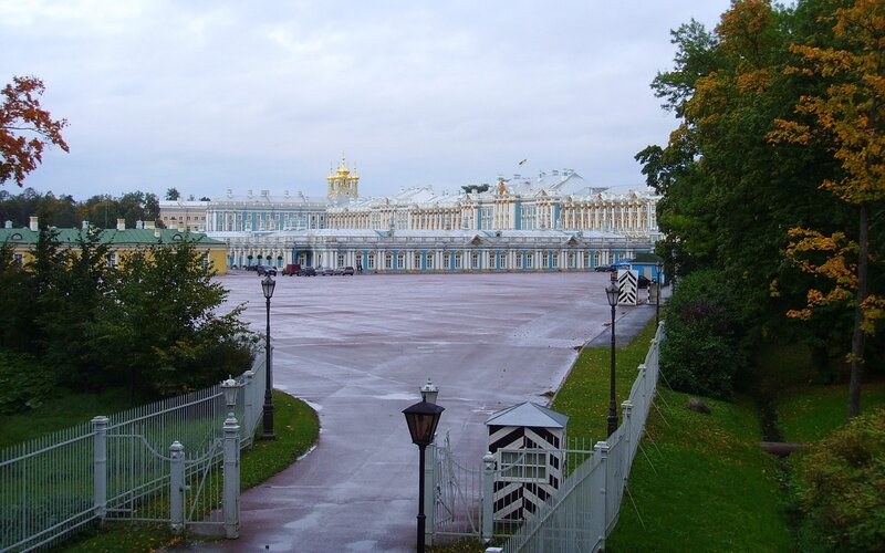 Palace of Peterhof in autumn