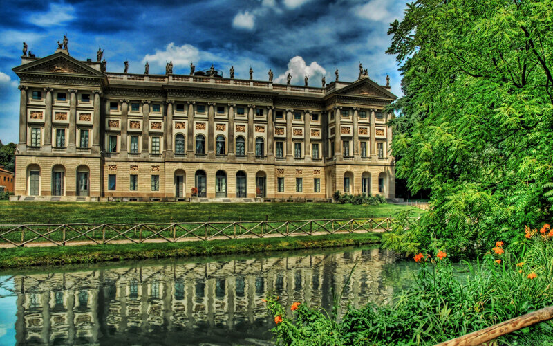 Palace with Canal — Blue